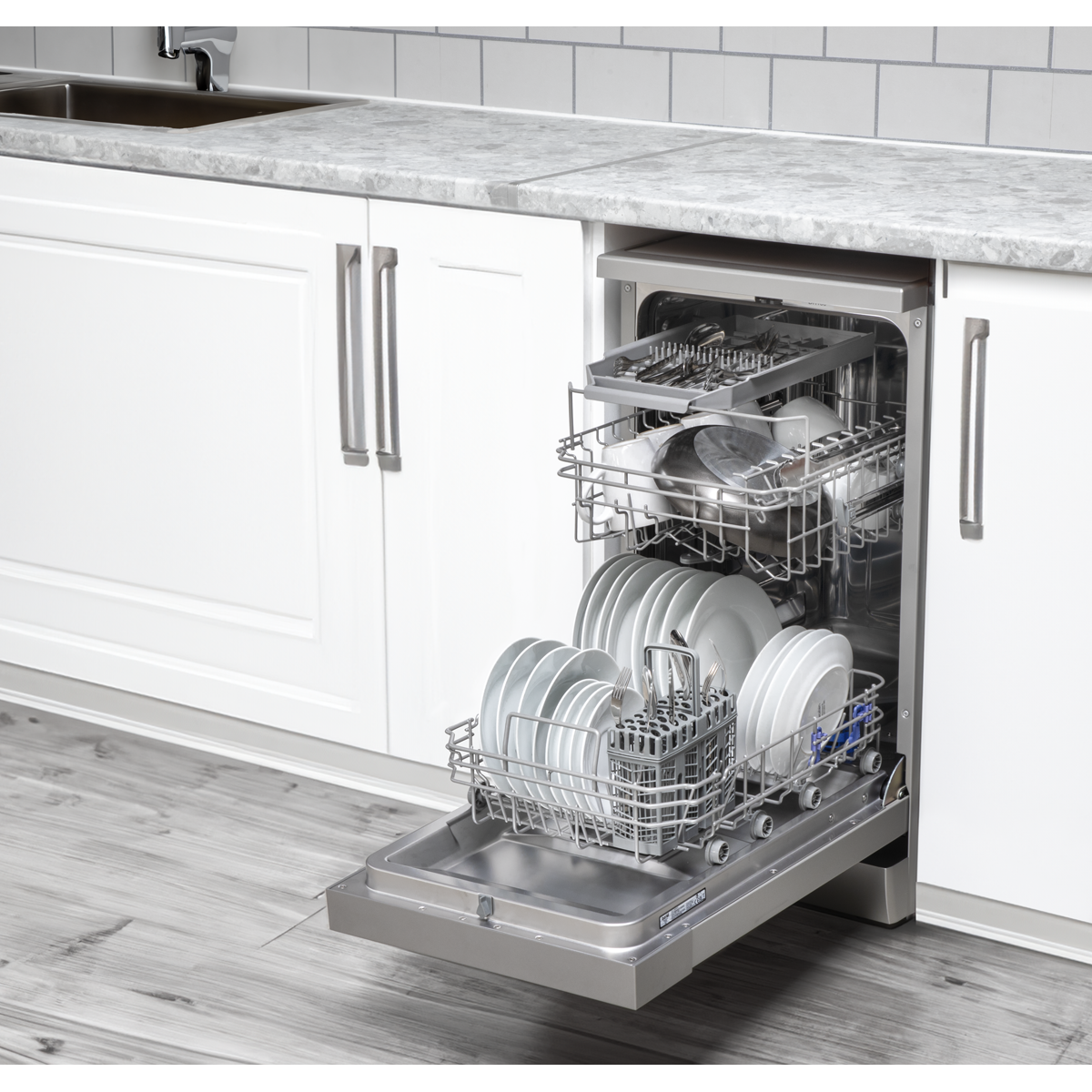 Slimline Freestanding Dishwasher 45cm Wide 10 Place Settings - Silver DH166