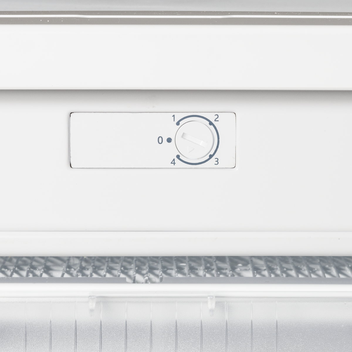 55cm Undercounter Freezer with Adjustable Thermostat 85L - White DH250