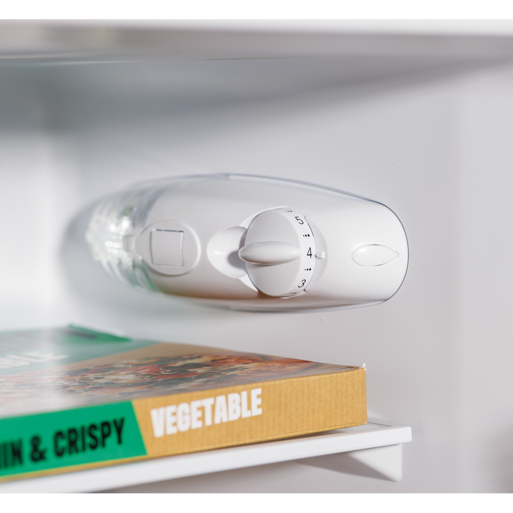 70/30 Low Frost Fridge Freezer 157L Capacity - White DH252