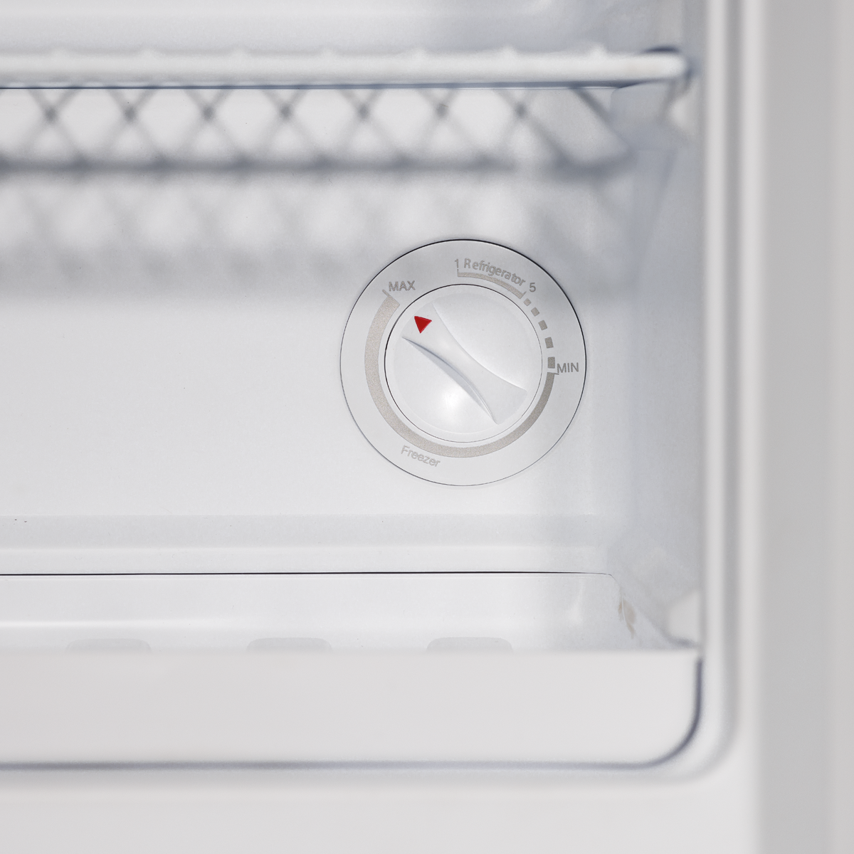 Mini Tabletop Fridge/Freezer, 31L Capacity - White DH254