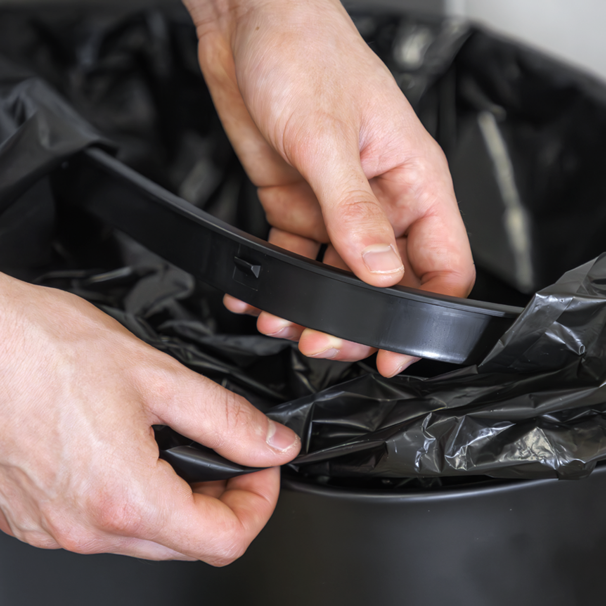 Sensor Bin 50L - Black/Stainless Steel DH281