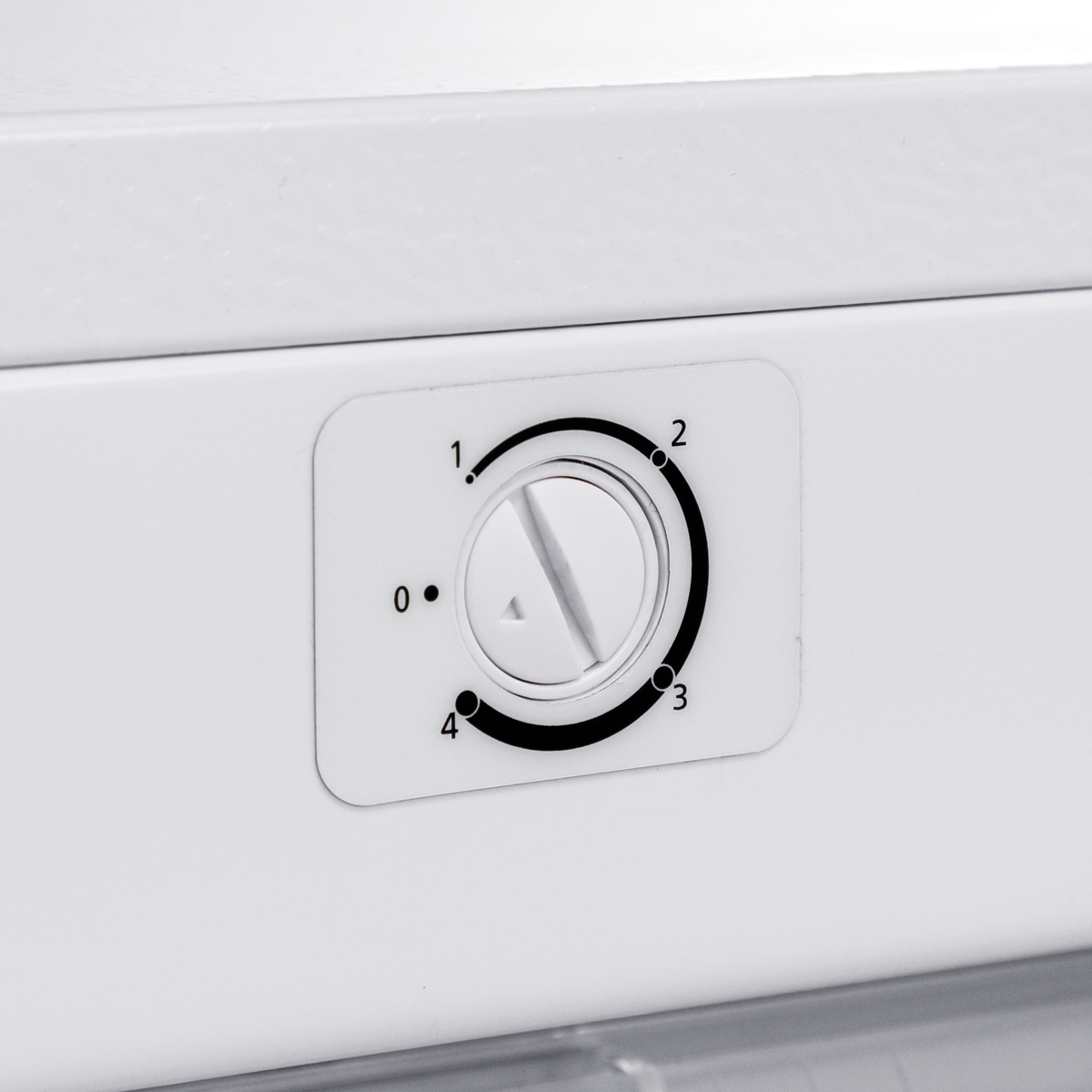 Freestanding Tall Freezer 177L Capacity – White DH324