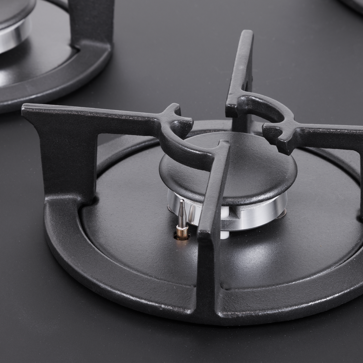 70cm Gas Hob Matt Black Glass with 5 Burners, Cast Iron Supports & Auto Ignition 10.4kW DH384