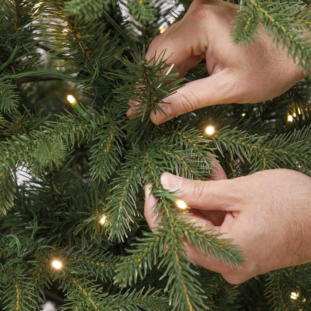 Pre-Lit Hinged Christmas Tree with 190 Warm White LED Lights 5ft(150cm) DH80