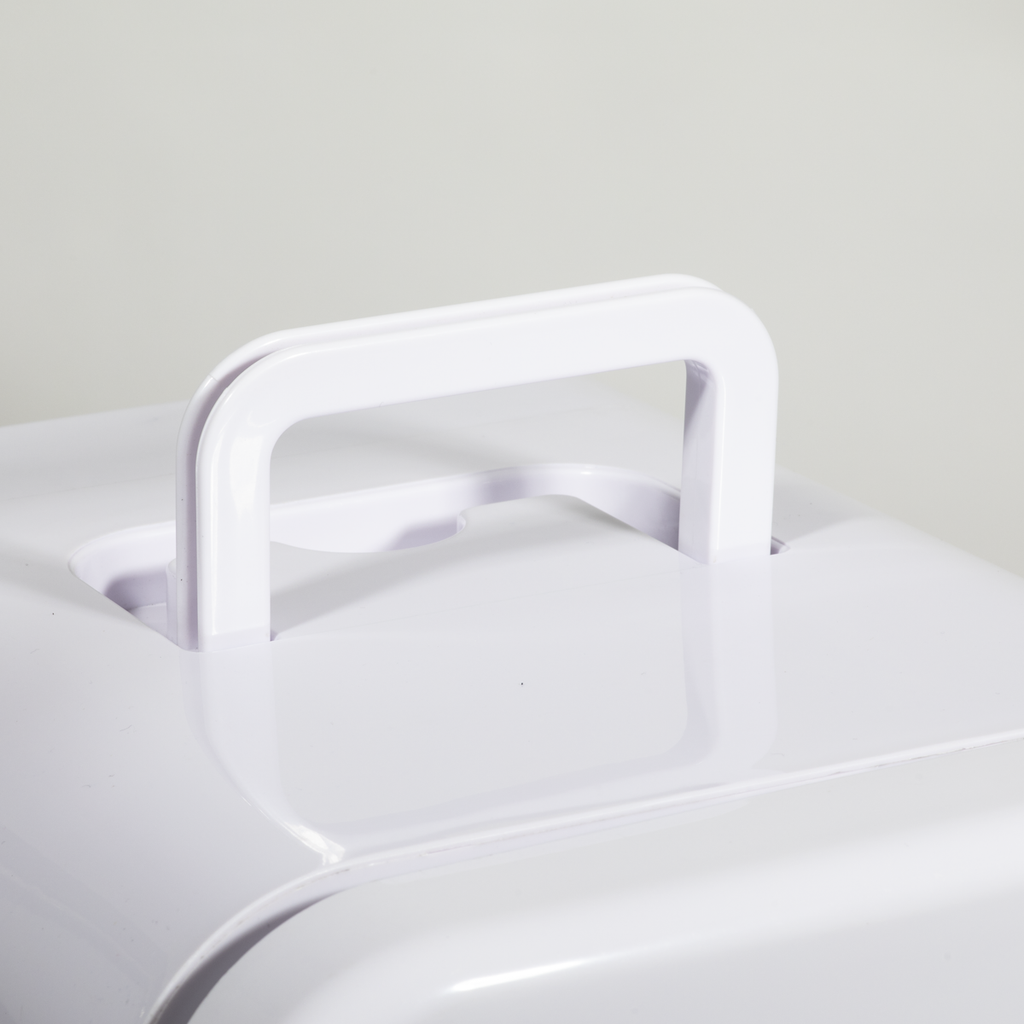 Mini Fridge/Warmer 15L Capacity 12V/230V - White DH94