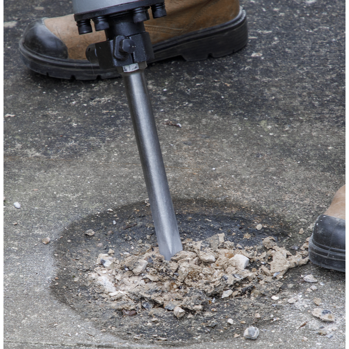 Demolition Breaker Hammer 1600W/230V DHB1600