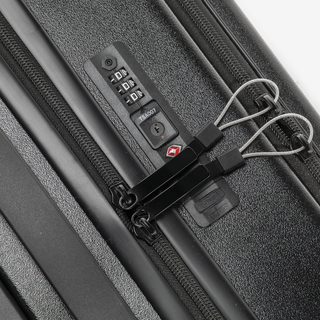 Cabin Size Luggage with Laptop Compartments & Dual TSA Lock 18" DL156