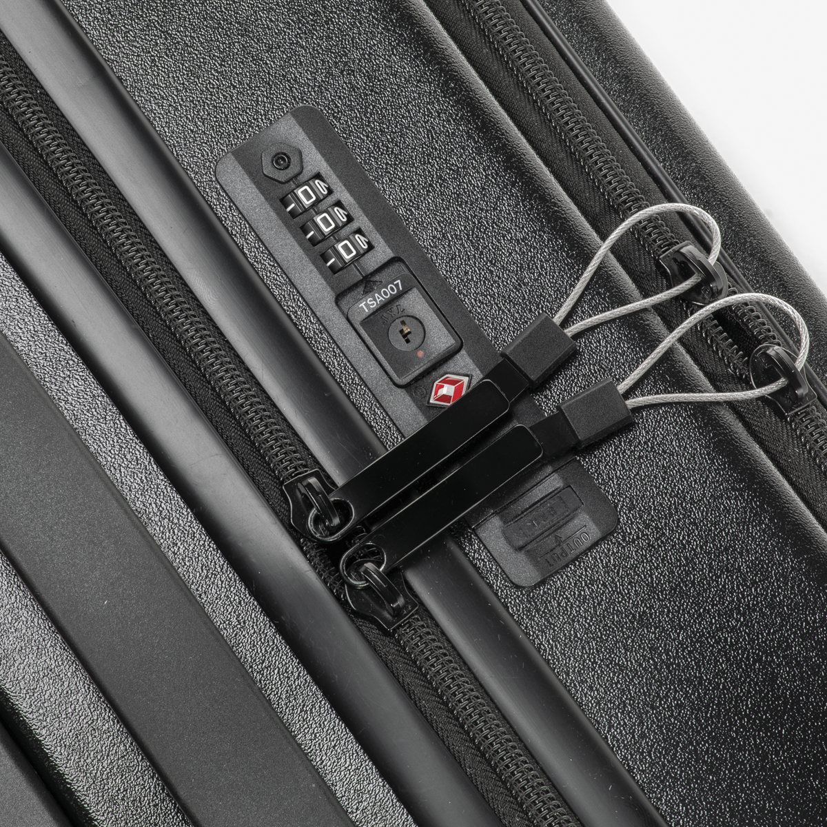 Cabin Size Luggage with Laptop Compartments & Dual TSA Lock 18" DL156