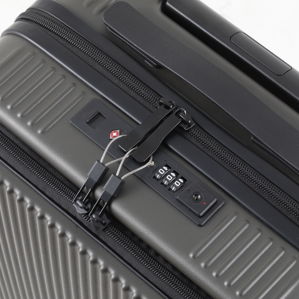 Cabin Size Luggage with Laptop Compartments & Dual TSA Lock 20" DL157