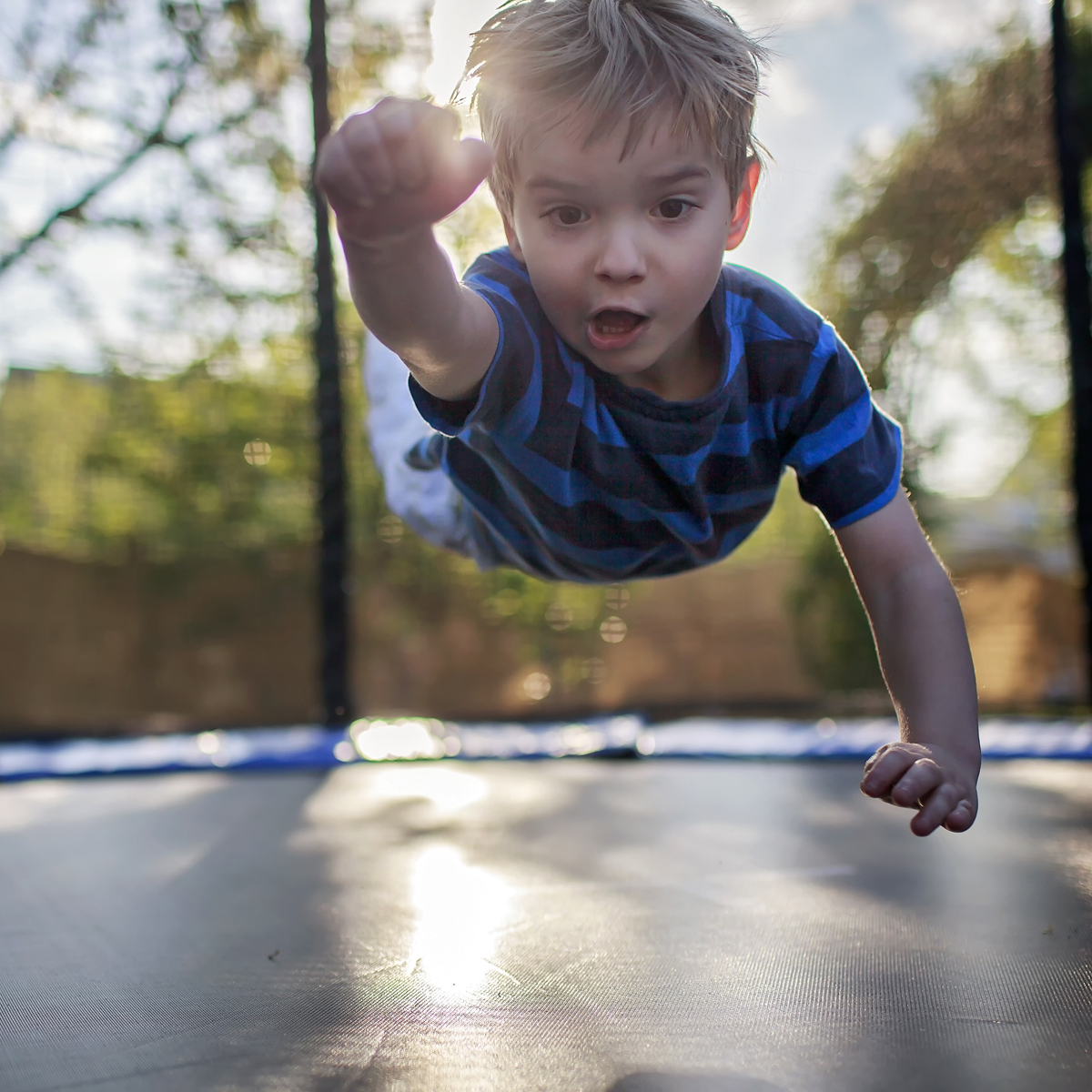 Heavy-Duty Outdoor Trampoline with Safety Enclosure Net 6ft DL66