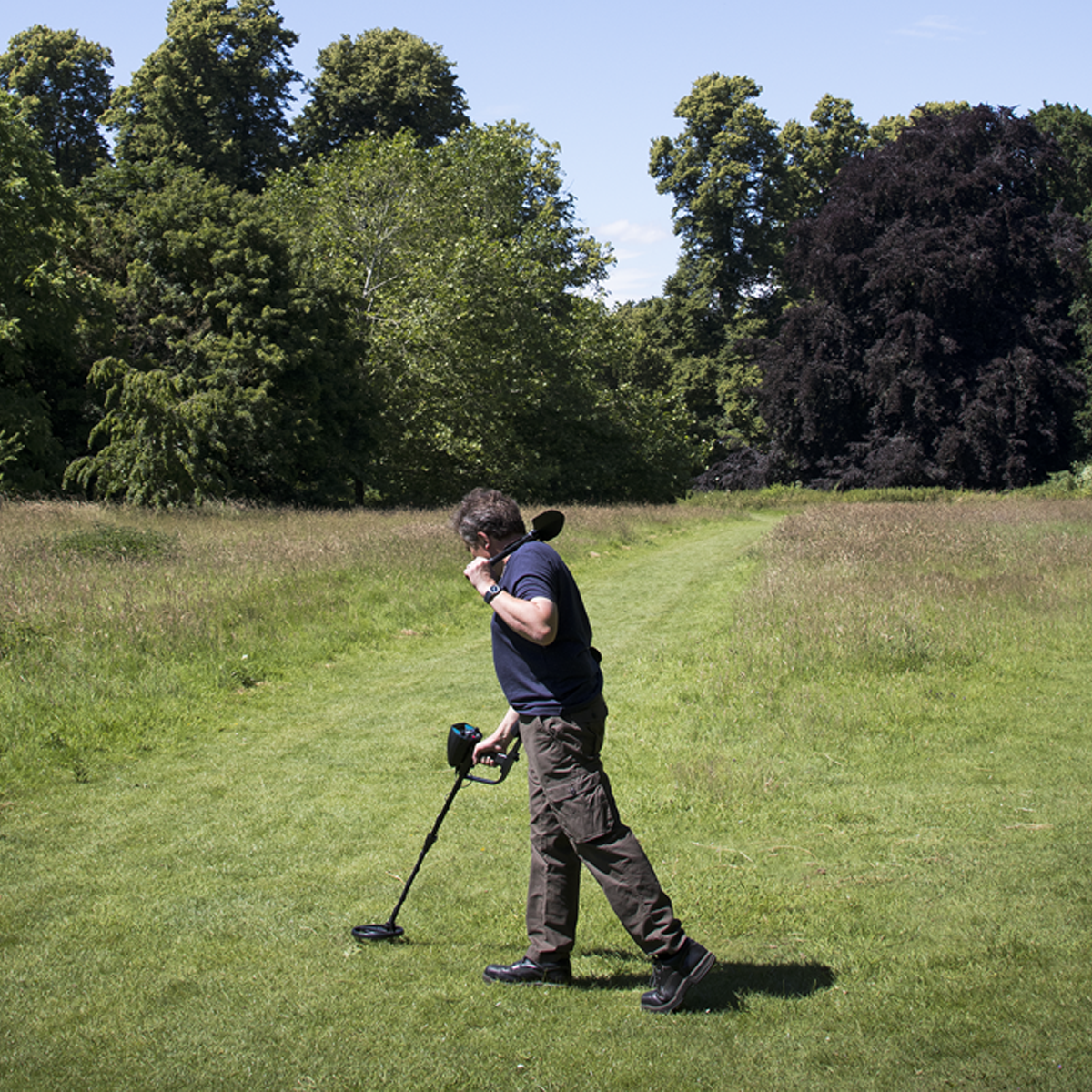 Lightweight Metal Detector with High Accuracy Pinpoint Function DL6