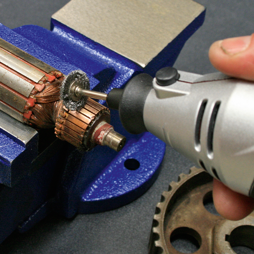 Multipurpose Rotary Tool & Engraver Kit 230V 219pc E5188
