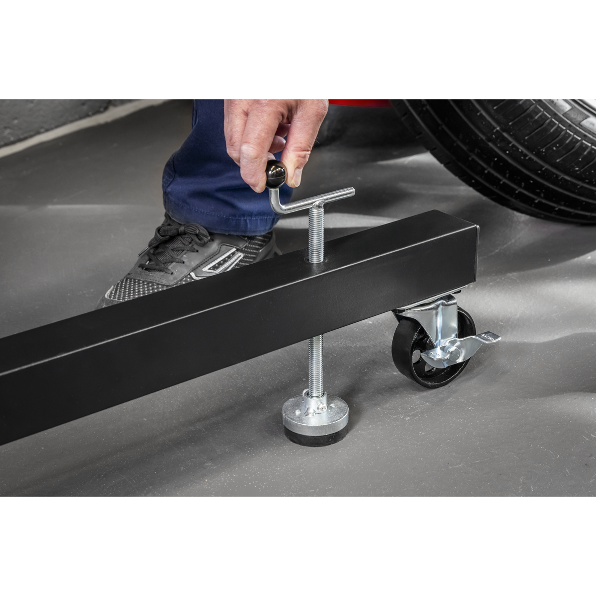 Folding 360º Rotating Engine Stand with Geared Handle & Drain Pan ES680DS