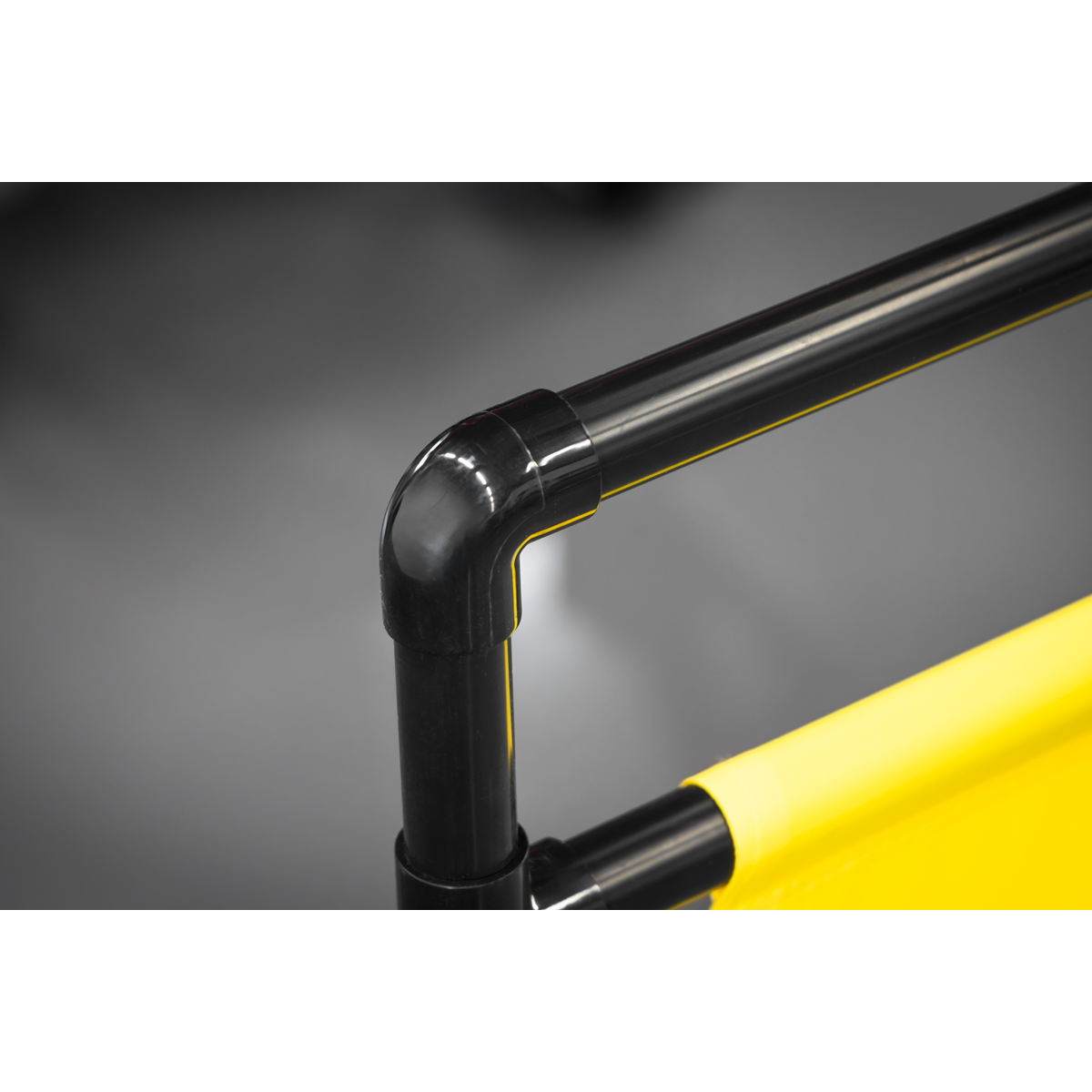 Folding Safety Barrier for Hybrid/Electric Vehicles EV20