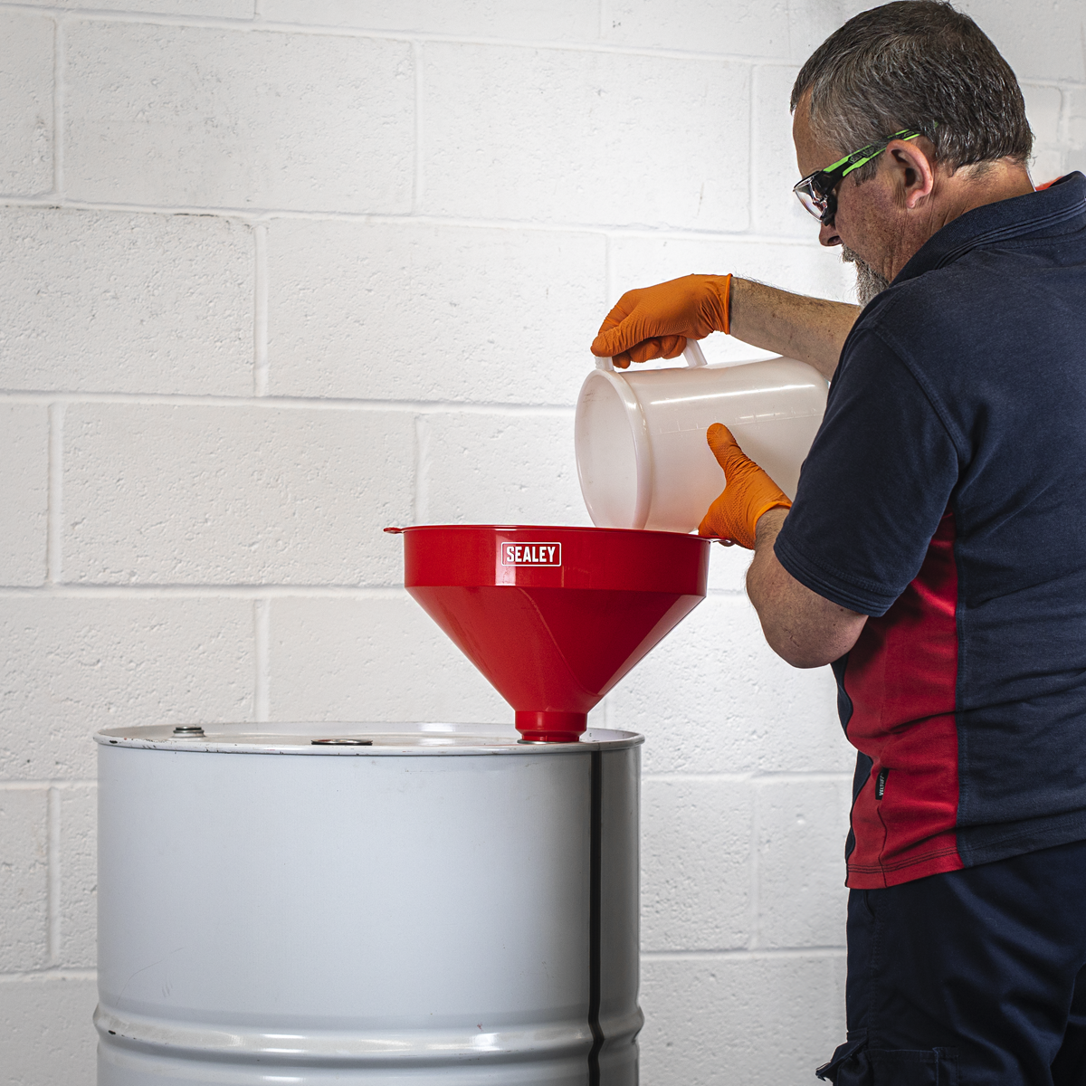 Fixed Spout Funnel with Filter 300mm - Extra-Large F8