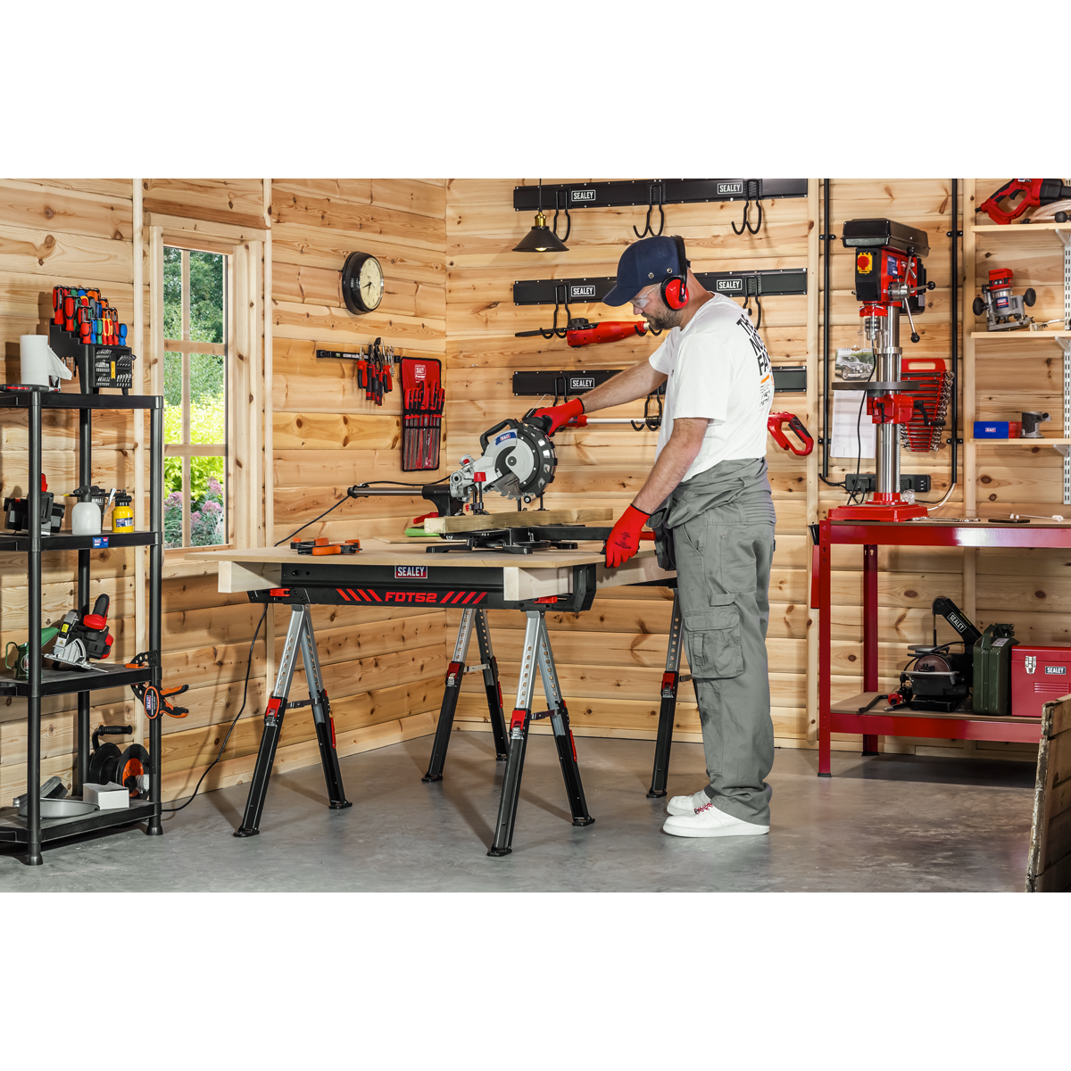 Adjustable Sawhorse Set 2pc FDT52