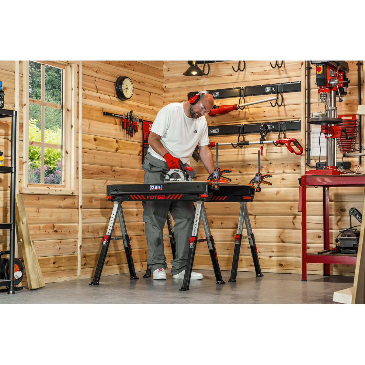 Adjustable Sawhorse Set 2pc FDT52