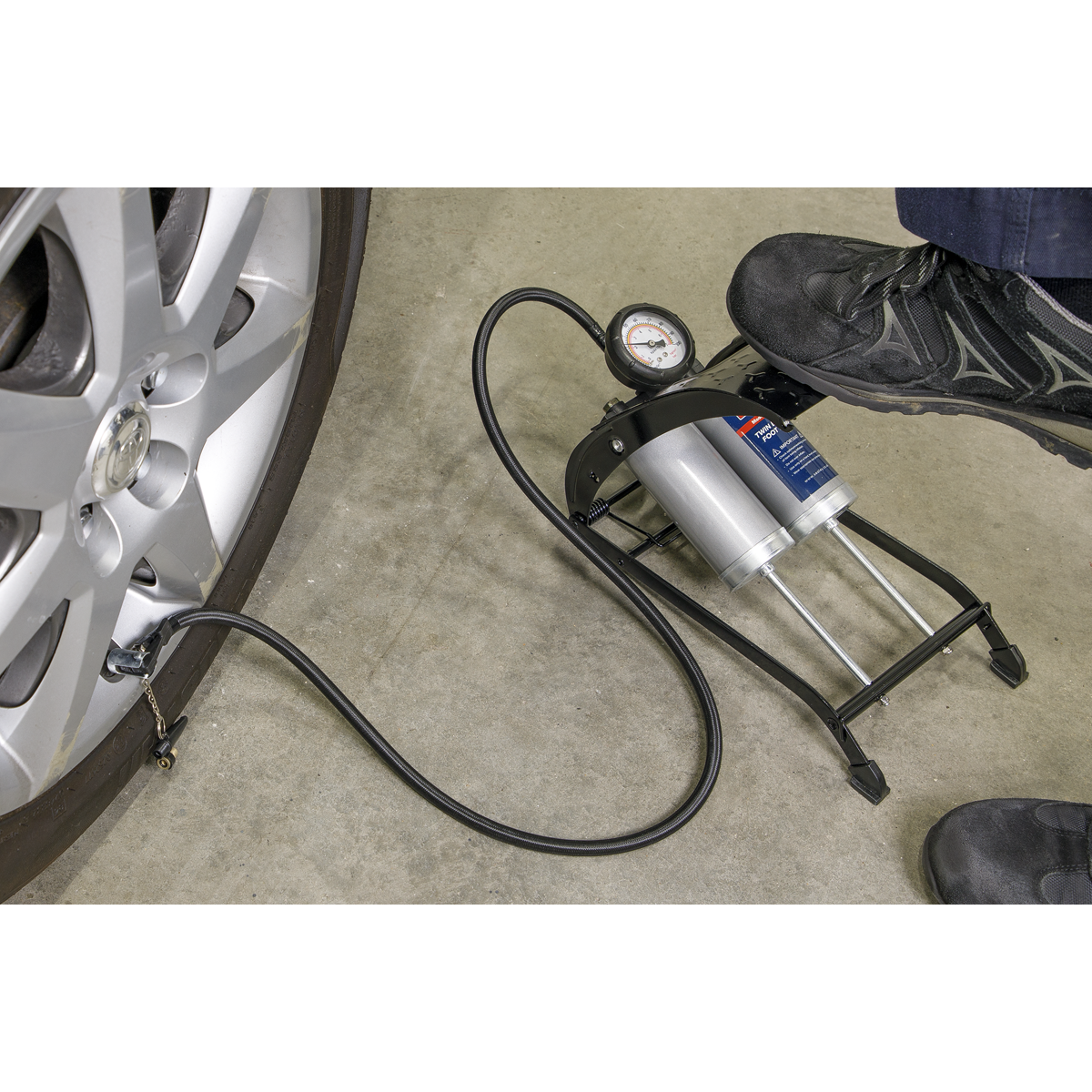 Twin Barrel Foot Pump FP4