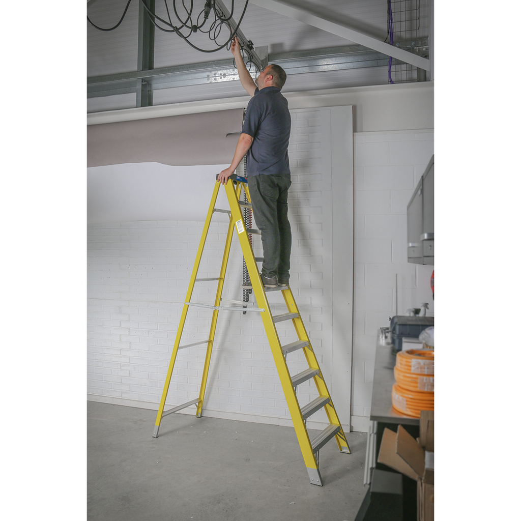 Fibreglass Step Ladder 9-Tread - EN 131 FSL10