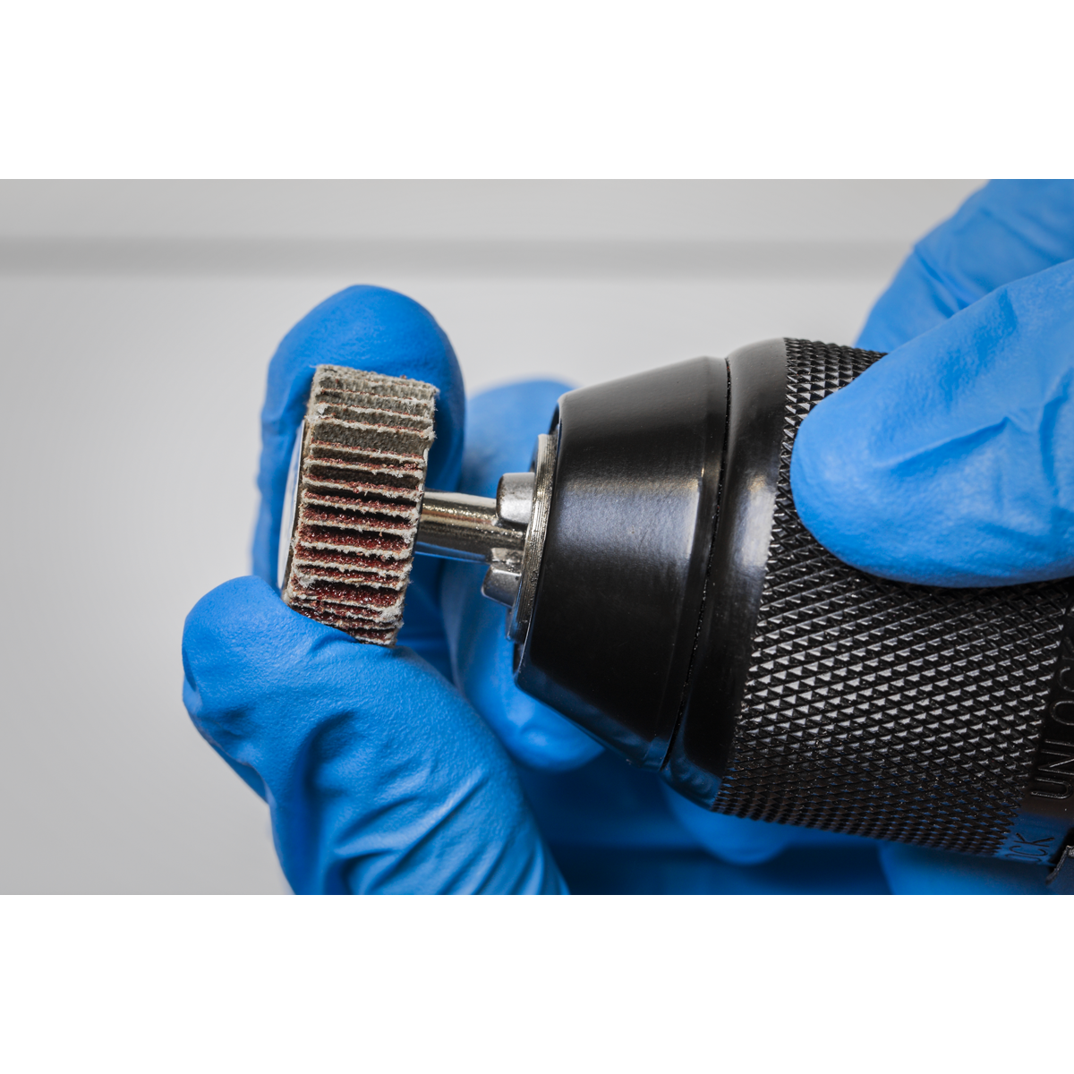 25 x 10mm Abrasive Flap Wheel with 6mm Shaft Assorted Grit - Pack of 5 FW2510ASS