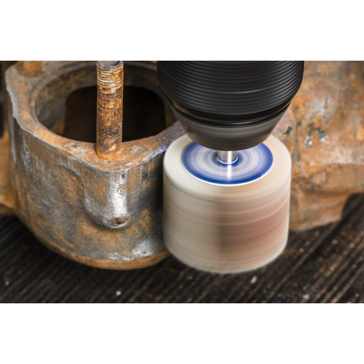 40 x 30mm Abrasive Flap Wheel with 6mm Shaft 60Grit - Pack of 5 FW4030605