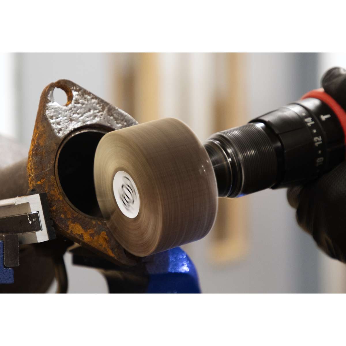 80 x 40mm Abrasive Flap Wheel with 6mm Shaft 60Grit - Pack of 5 FW8040605
