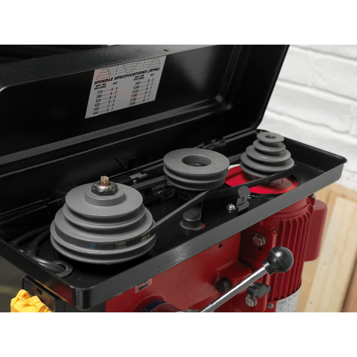 Floor Standing Pillar Drill 12-Speed 370W/230V GDM140F