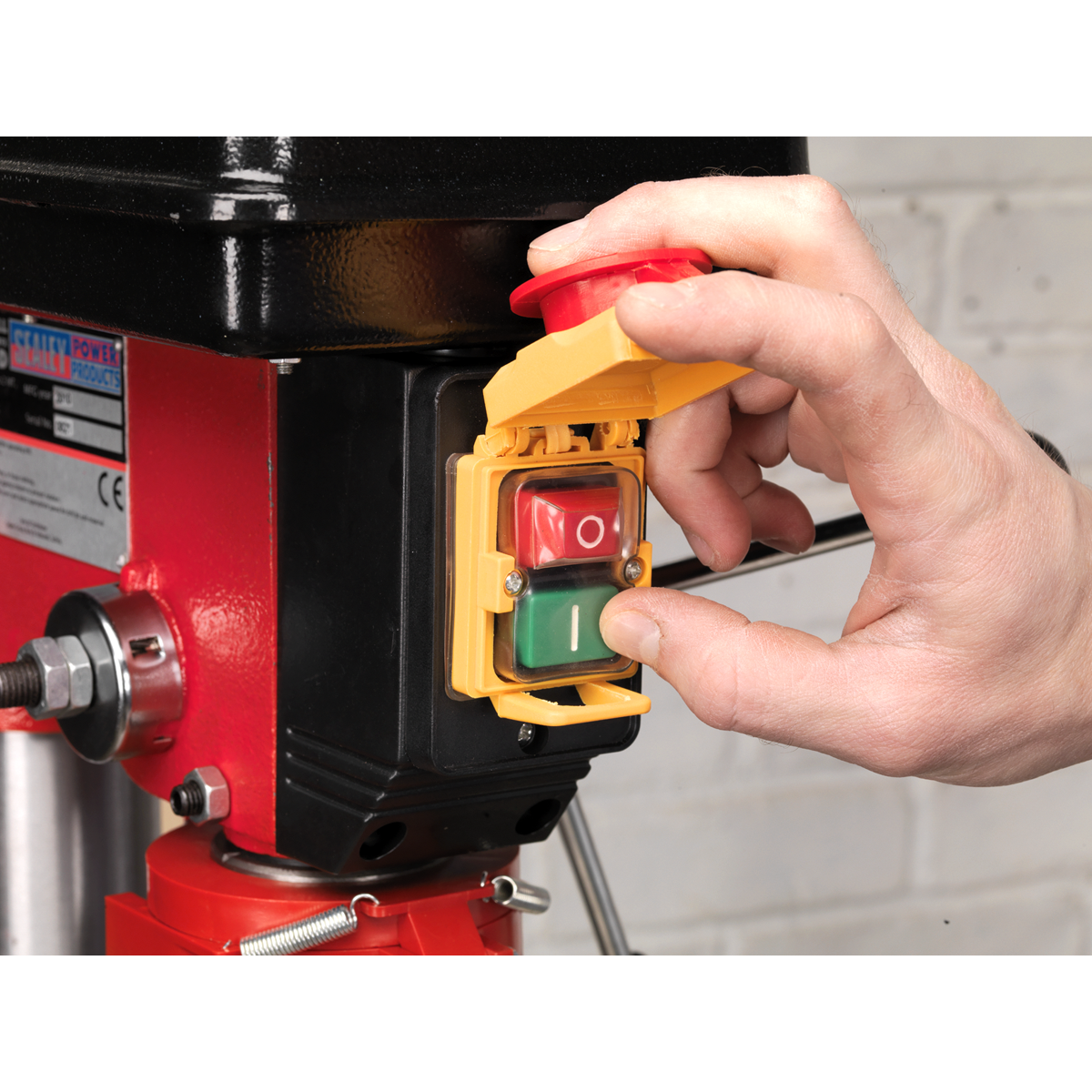 Floor Standing Pillar Drill 12-Speed 370W/230V GDM140F