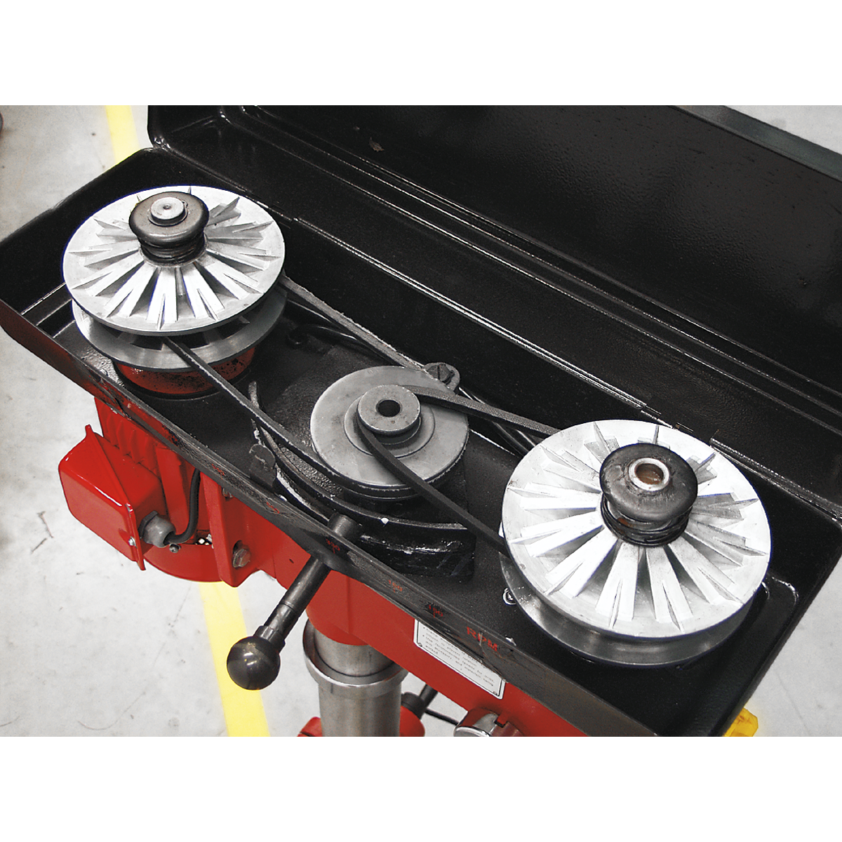 Floor Standing Pillar Drill Variable Speed 650W/230V GDM200F/VS