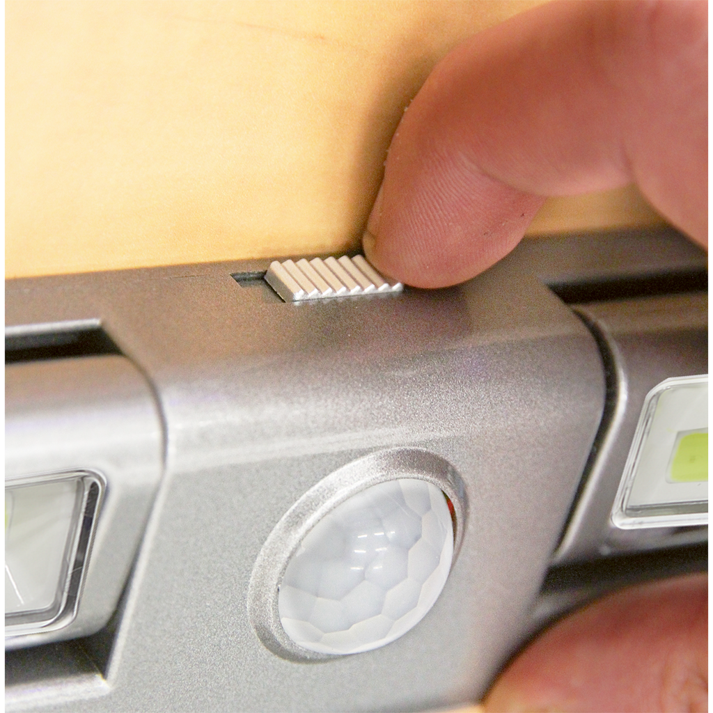 Auto Light with PIR Sensor 1W COB LED GL93