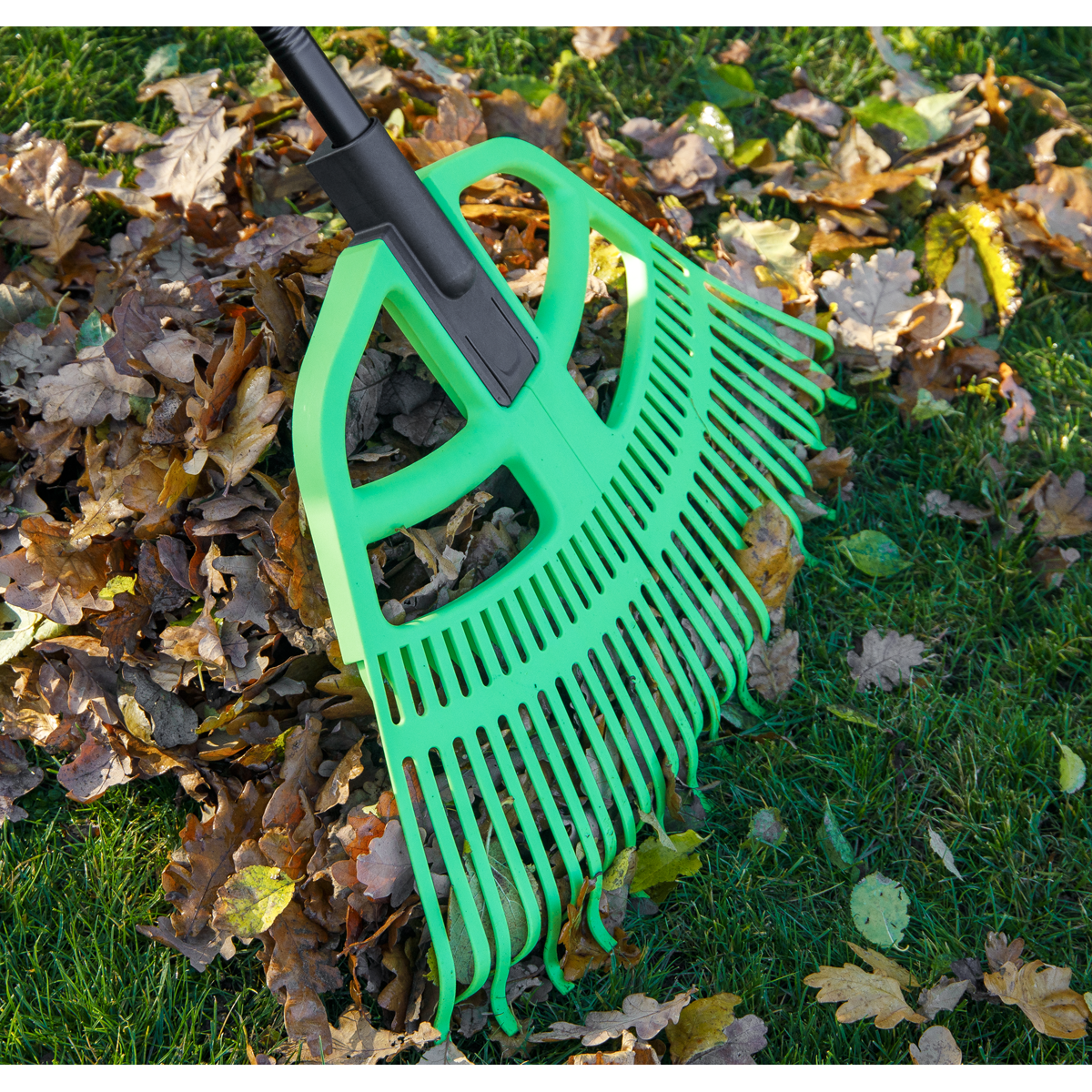 2-in-1 Rake & Leaf Grabber GTLG2