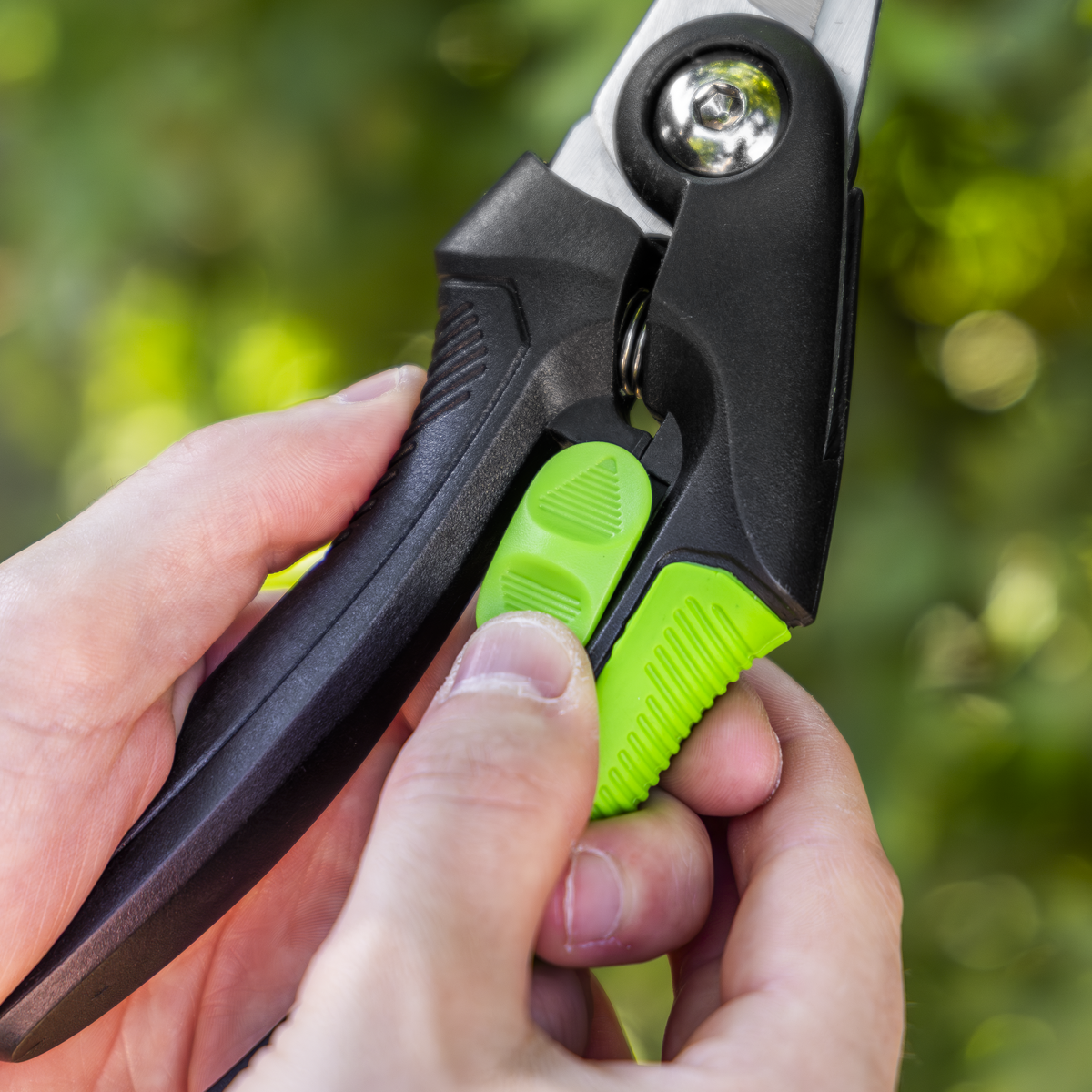 Pruning Snips with Soft Grip Handle & Carbon Steel Blade GTSG003