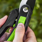 Bypass Secateurs with Soft Grip Handle, 3-Stage Safety Lock & Carbon Steel Blade GTSG004
