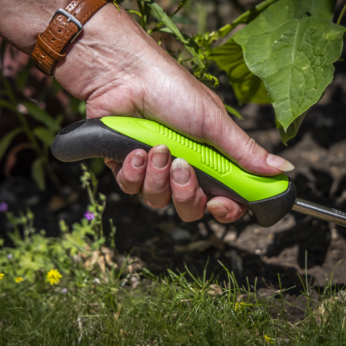 2-In-1 Garden Hand Tool with Soft Grip Handle & Stainless Steel Tines/Blade GTSG022