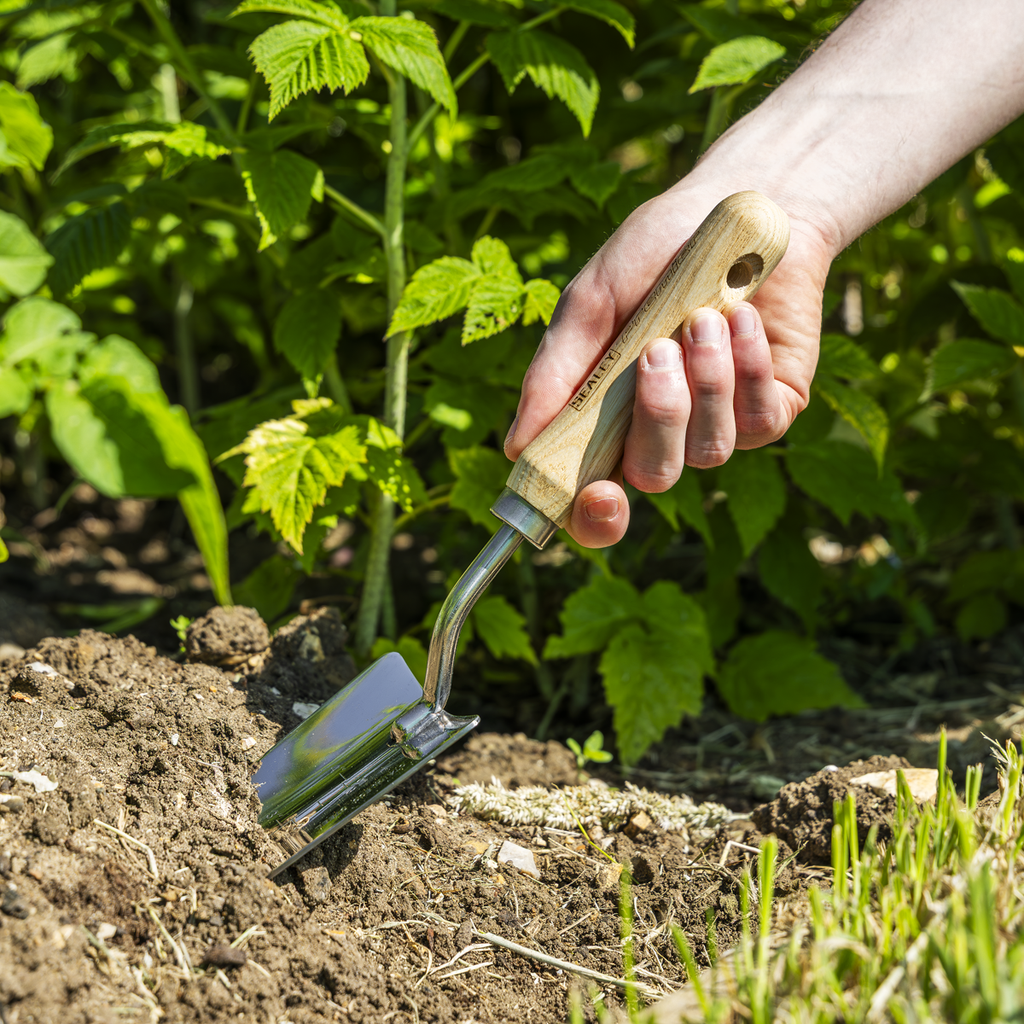Hand Trowel with Ash Handle & Stainless Steel Blade GTWH003
