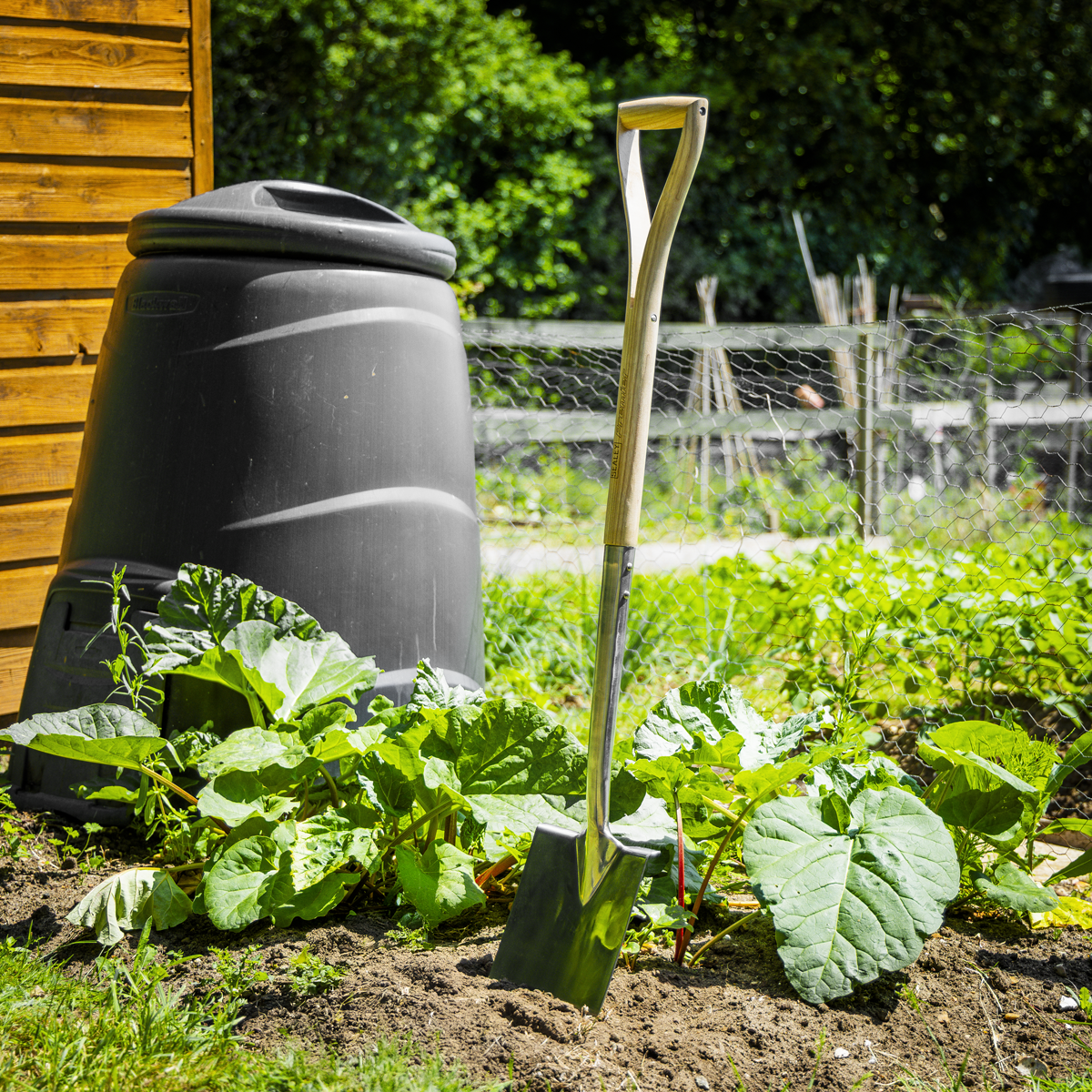 Digging Spade with Ash Y Handle & Stainless Steel Blade GTWH015