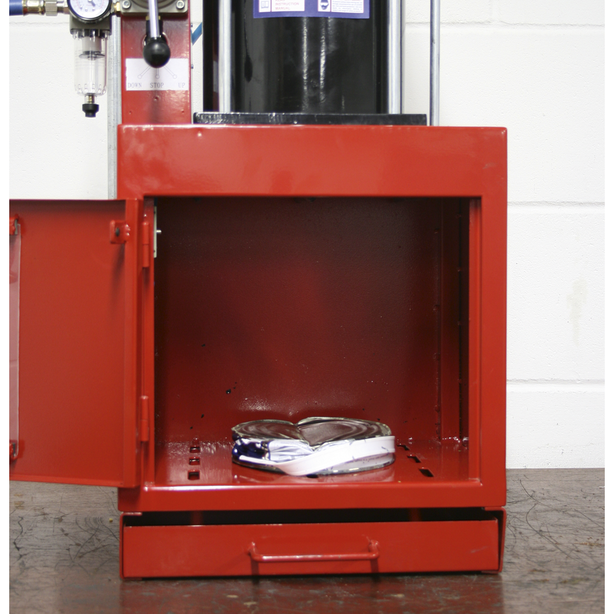 Pneumatic Paint Can Crusher 2.2 Tonne HCC08