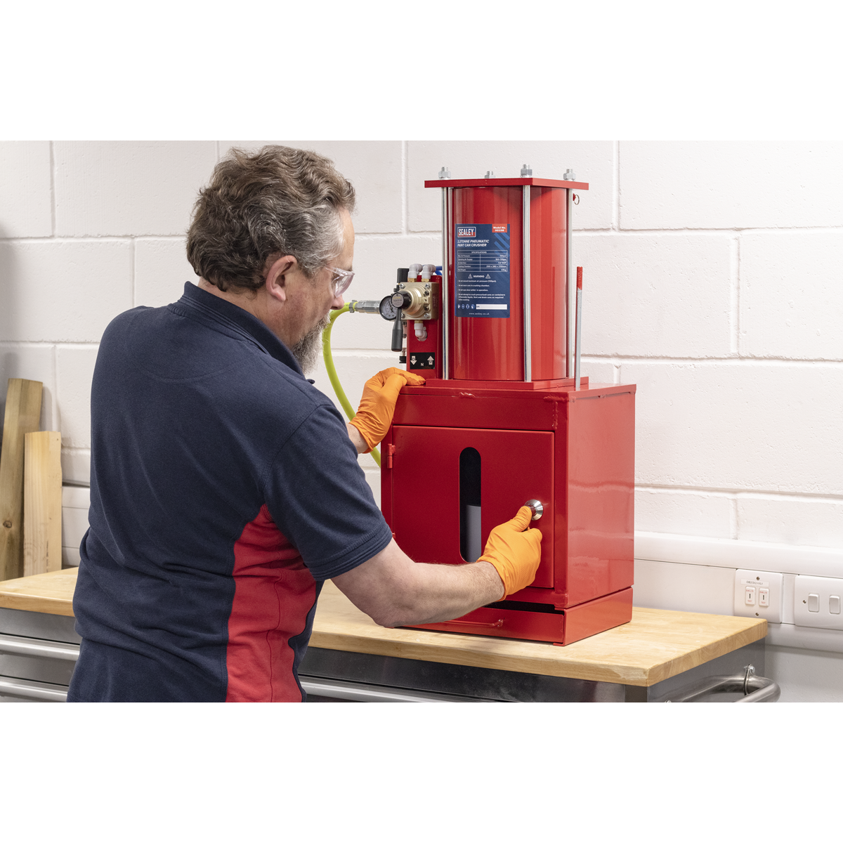 Pneumatic Paint Can Crusher 2.2 Tonne HCC08
