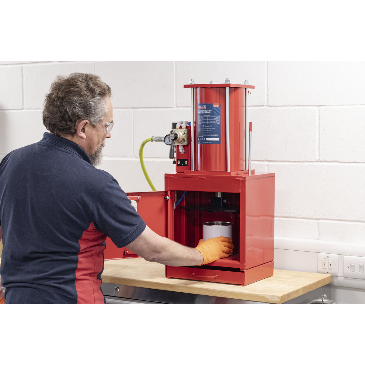 Pneumatic Paint Can Crusher 2.2 Tonne HCC08