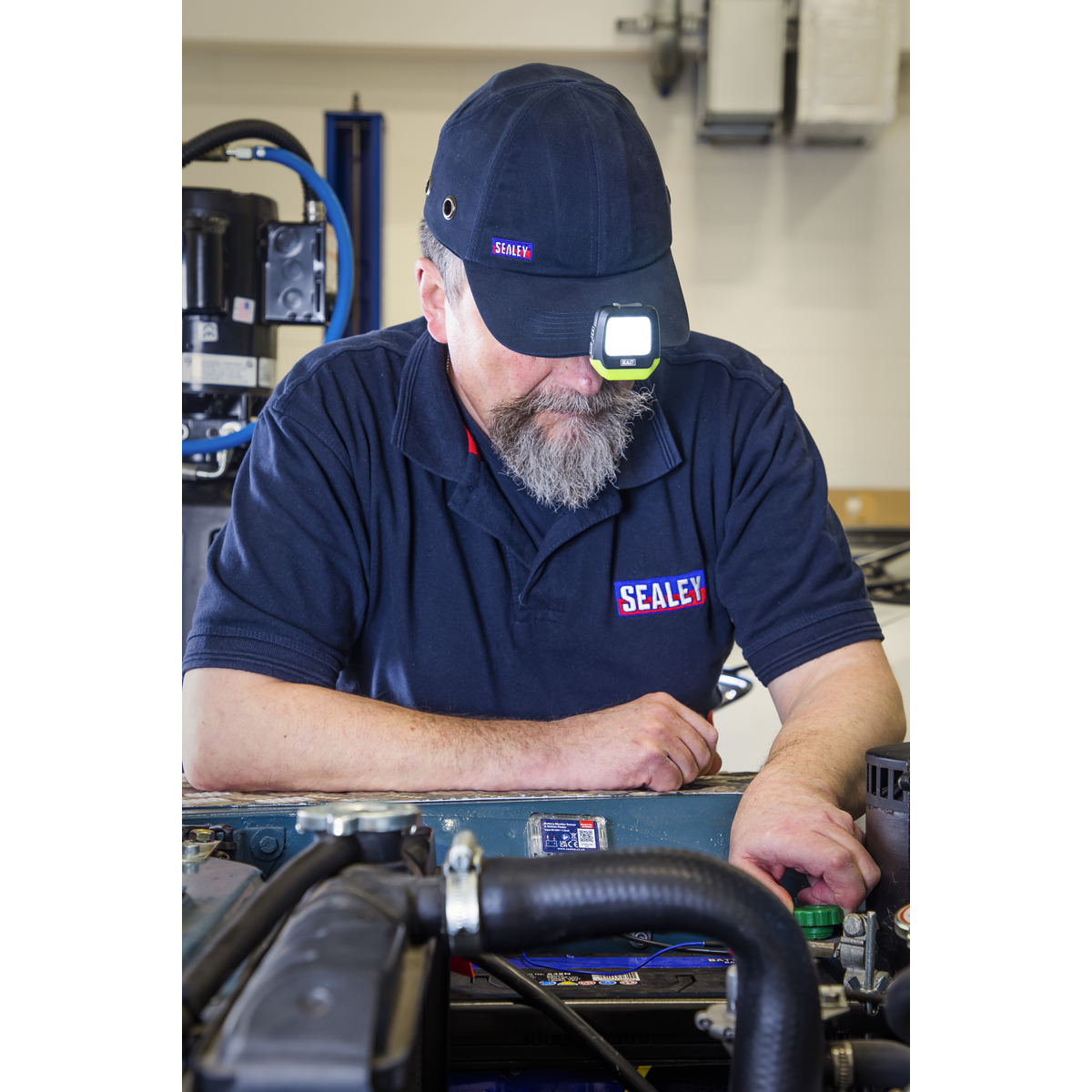 Rechargeable Clip Light with Auto-Sensor 2W & 1.5W SMD LED HT02LED