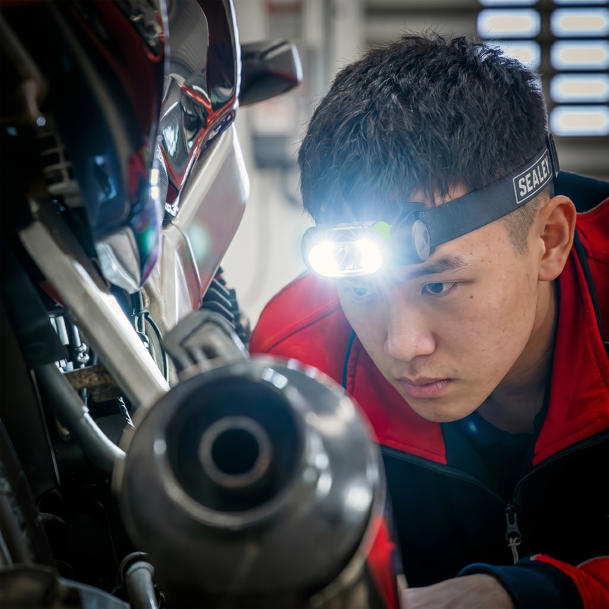 Rechargeable Head Torch with Auto-Sensor 5W & 3W COB LED HT400LED