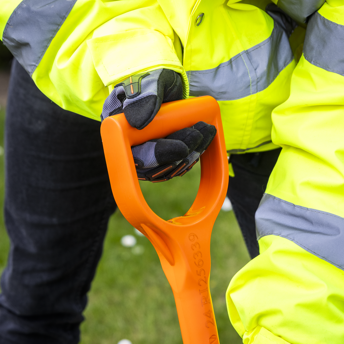 Insulated General Service Shovel HVCT07