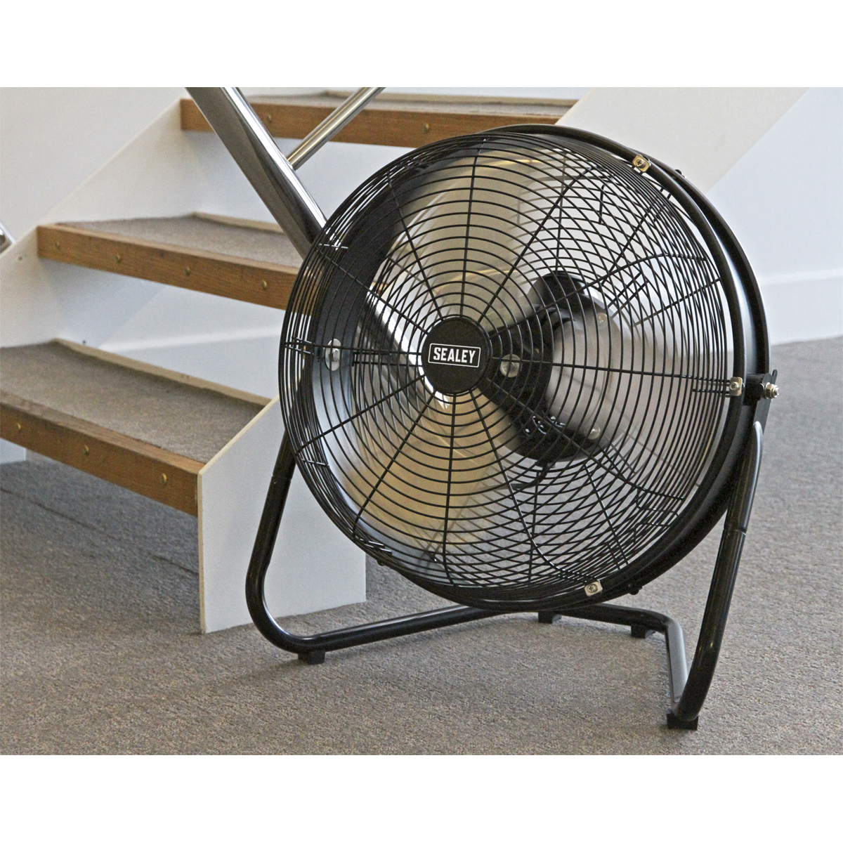 18" Industrial High Velocity Floor Fan with Internal Oscillation 230V HVF18IS