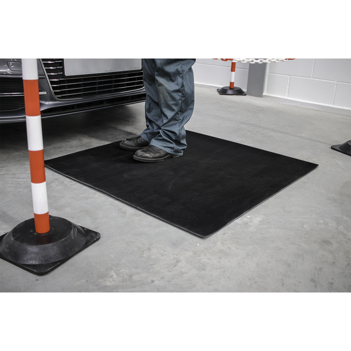 Electrician's Insulating Rubber Safety Mat 1 x 1m HVM17K02