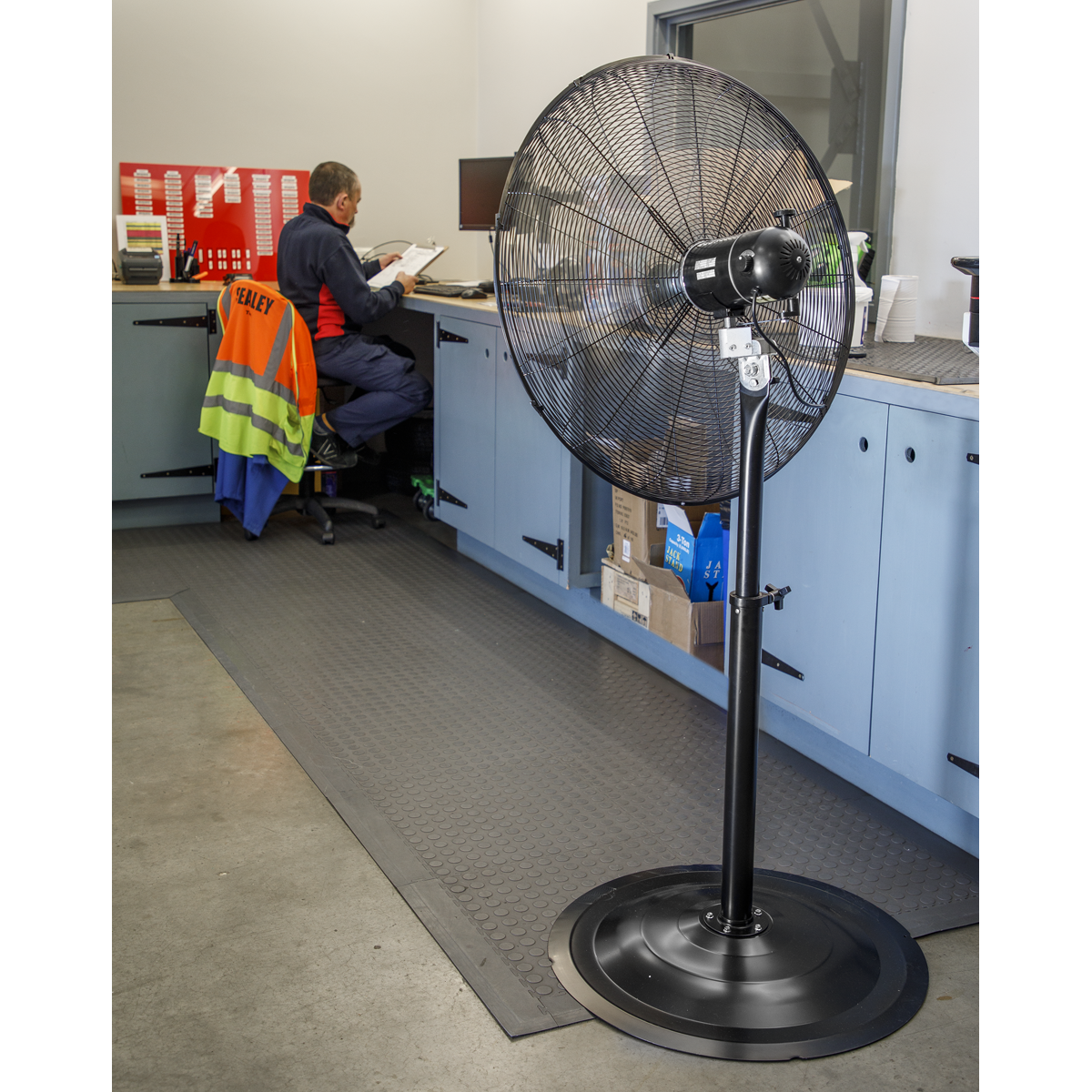 30" Industrial High Velocity Oscillating Pedestal Fan 230V HVSF30