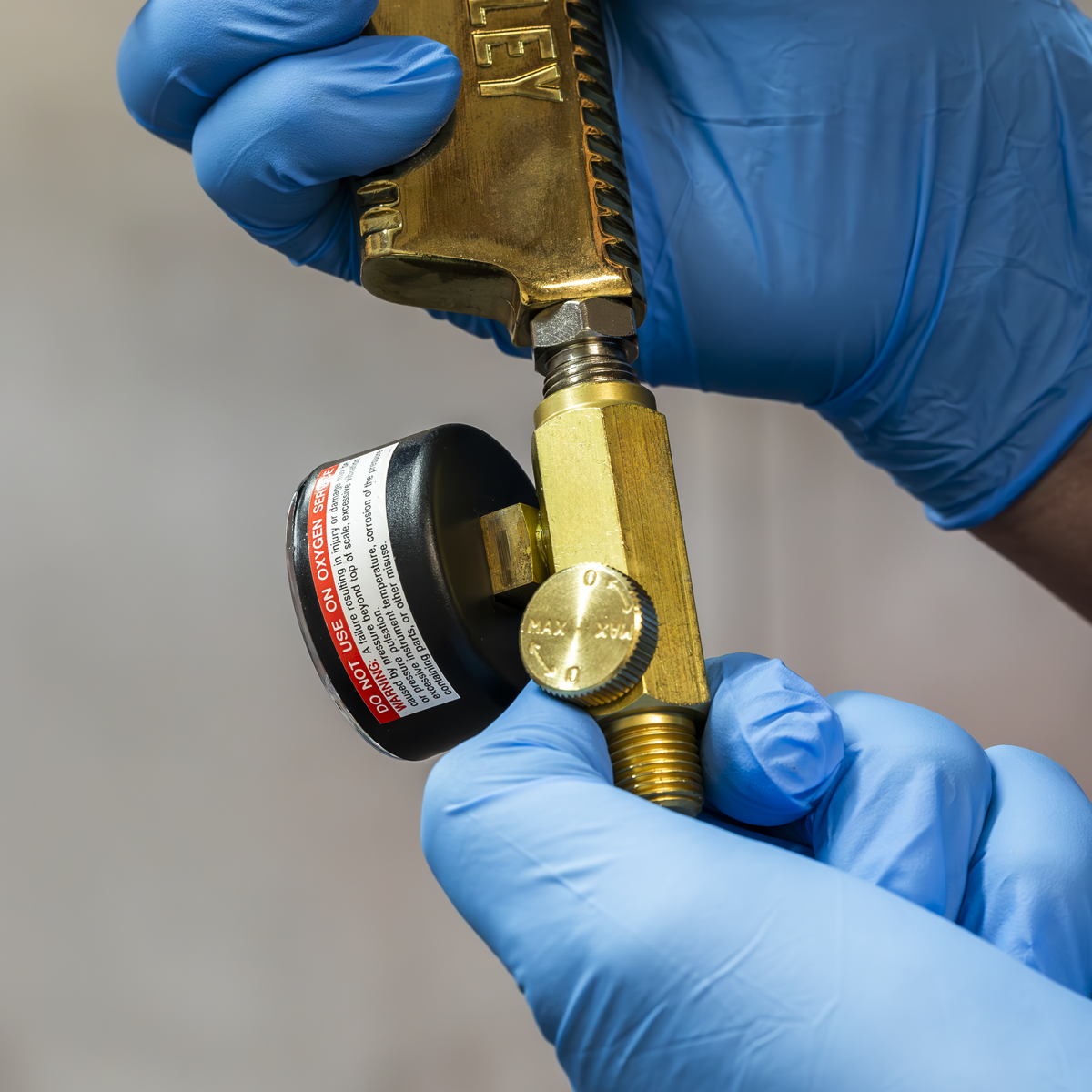 On-Gun Pressure Regulator/Gauge ILF/RG