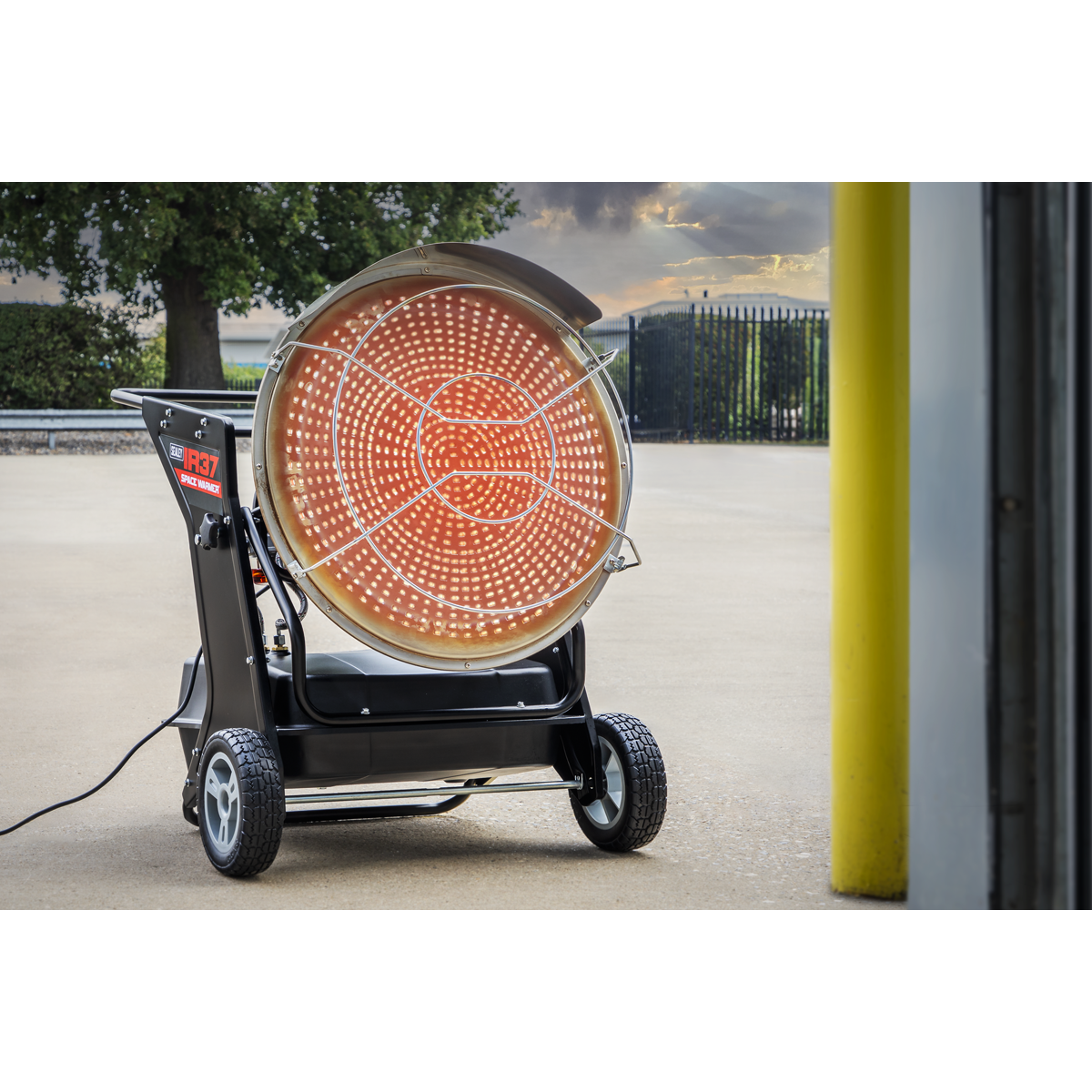 Infrared Kerosene/Diesel Heater with Wheels 136,000Btu/hr IR37