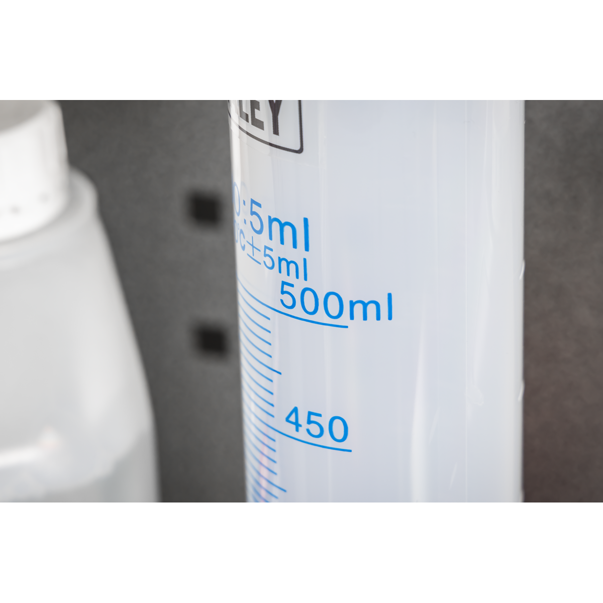 Graduated Measuring Cylinder 500ml JMC50