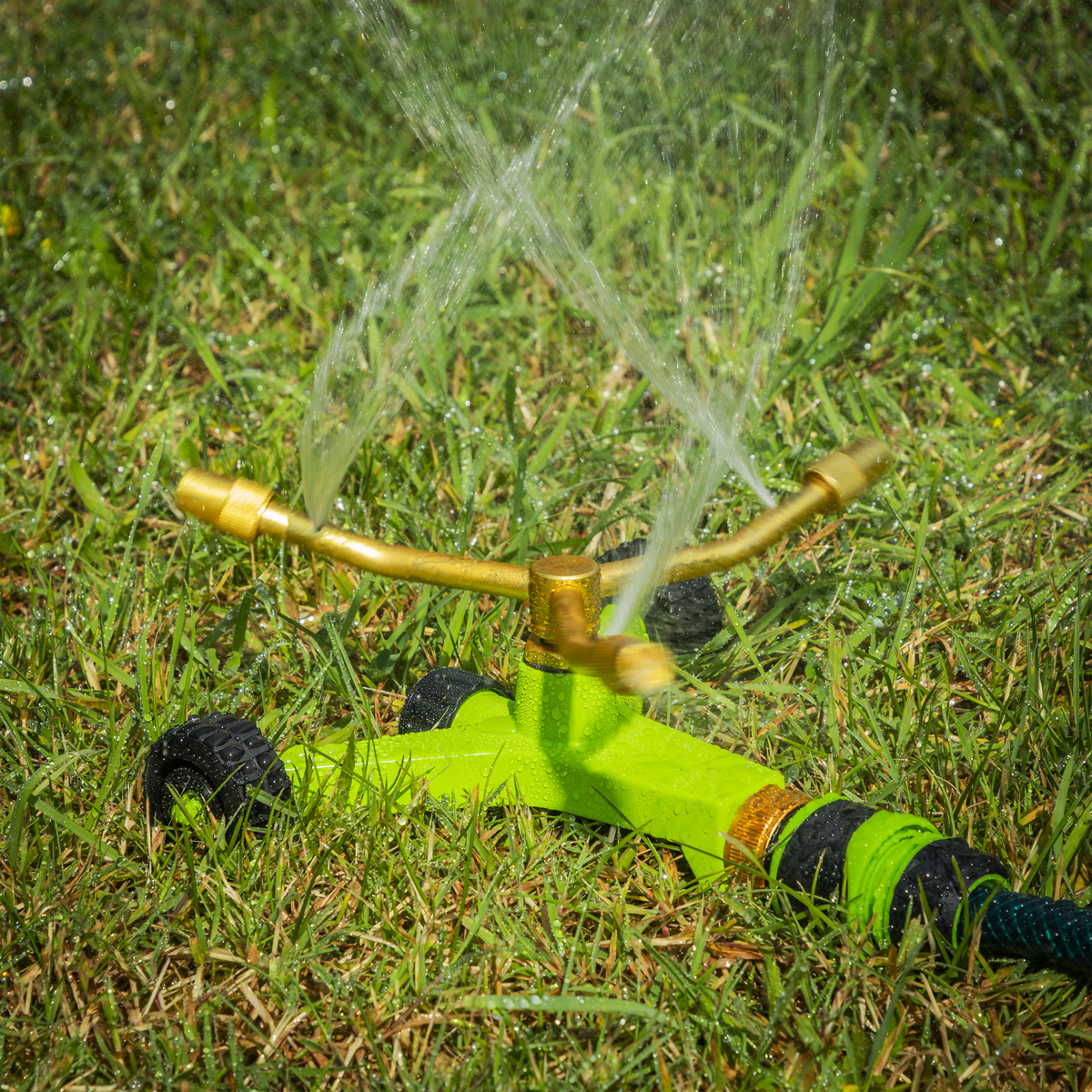 3-Arm Brass Sprinkler with Metal Wheeled Base JS2032