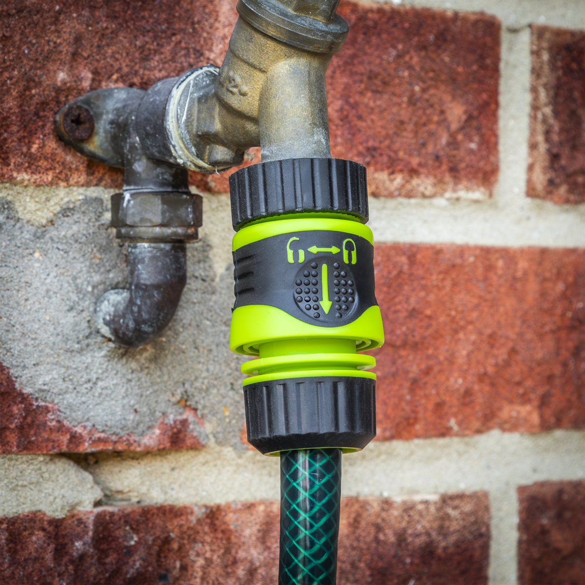 Soft-Touch Hose Connector With Water Stop & Lock 1/2"-5/8" JS3051